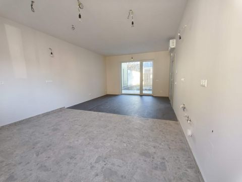 Eladó Lakás 6000 Kecskemét , Kertkapcsolatos belvárosi társasházi lakások