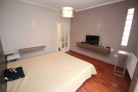 Kiadó Lakás 6000 Kecskemét RÁKÓCZI UTCA mellett BÚTOROZOTT, erkélyes, 2 szobás lakás!