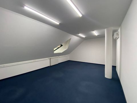 Kiadó Iroda 9022 Győr 