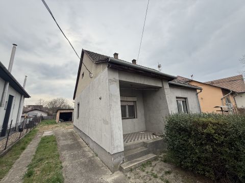 Eladó Ház 2310 Szigetszentmiklós , Oázis Wellness Park közelében