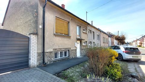 Eladó Ház 9700 Szombathely Északi városrészen 2 szintes ház csendes utcában eladó