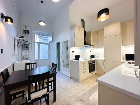 Eladó Lakás 1062 Budapest 6. kerület 