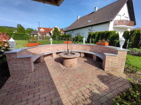 Eladó Ház 8315 Gyenesdiás Működő 7 apartmanos vendégház, medencével, dupla telek!