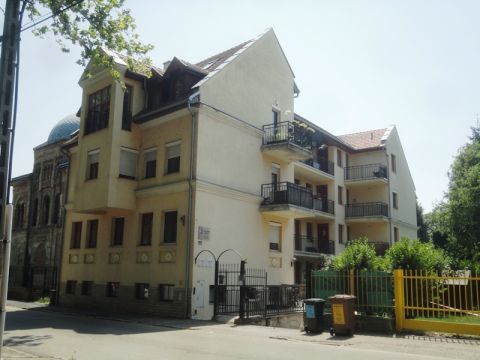 Eladó Üzlethelyiség 9400 Sopron Sopron - Papréten: üzlet, rendelő vagy lakás célra