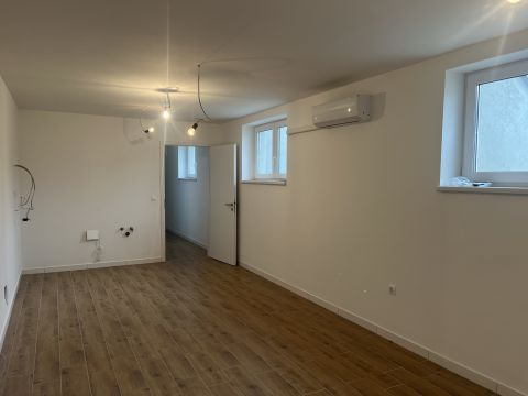 Eladó Lakás 2600 Vác , DÉL-VÁC