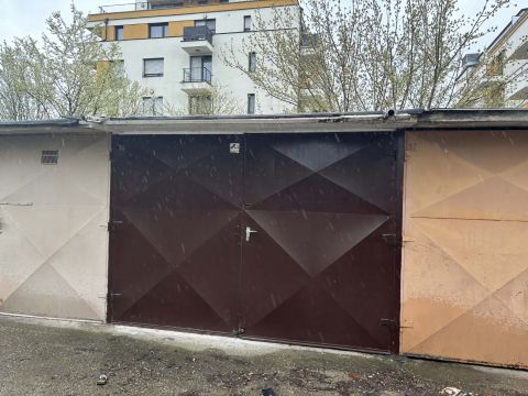 Eladó Tároló/Raktár 9200 Mosonmagyaróvár Mosonyi Mihály utca, garázssor