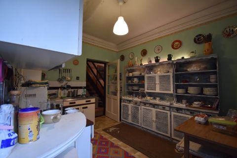 Eladó Ház 8649 Balatonberény , Petődfi utcában remek adottságú családi ház