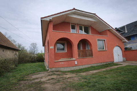 Eladó Ház 2760 Nagykáta , Nagykáta központ közelében 2 generációs ház eladó