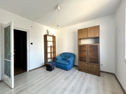 Eladó Lakás 1039 Budapest 3. kerület 