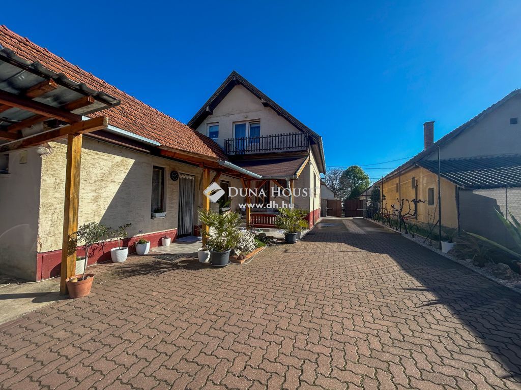 2373 Dabas , Felújított, 5 szoba+ nappalis családi ház Dabas-Gyónon — 1/21