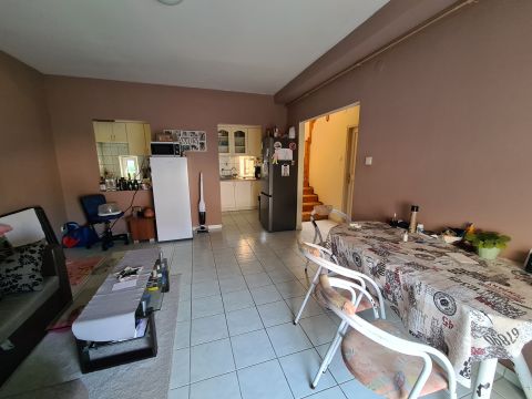 Eladó Lakás 8500 Pápa , Pápa - BELVÁROS SZÍVÉBEN 74nm-es lakás