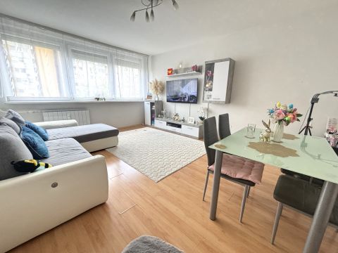 Eladó Lakás 1144 Budapest 14. kerület , SZUPER HELYEN, PANELPROGRAMOS HÁZ