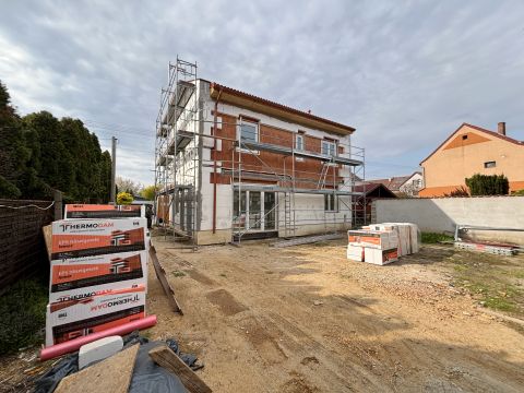 Eladó Ház 9600 Sárvár , Hamarosan költözhető családi ház