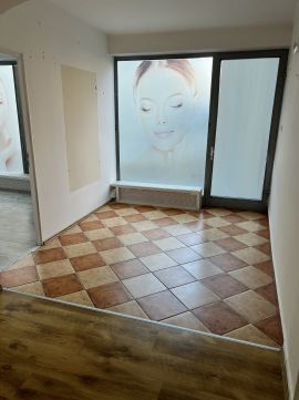 Kiadó Üzlethelyiség 8200 Veszprém 