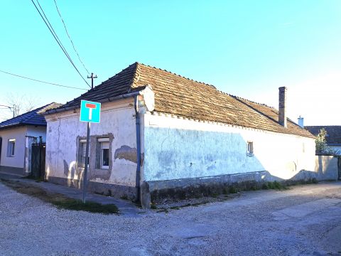 Eladó Ház 2890 Tata 