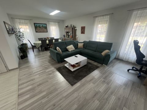 Eladó Ház 2730 Albertirsa Gróf Széchenyi út