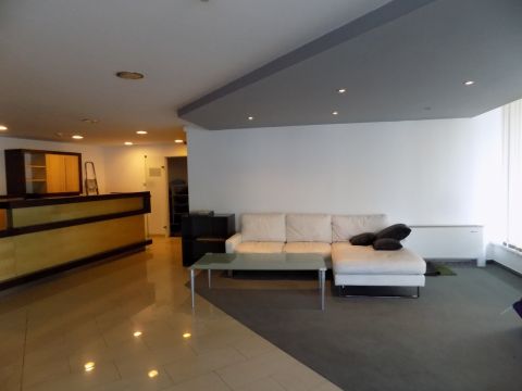 Kiadó Iroda 1094 Budapest 9. kerület , Középső Ferencváros Kollégium vagy munkásszálló