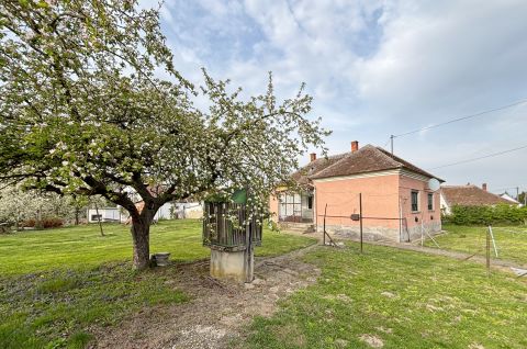 Eladó Ház 9763 Vasszécseny , 983 m2 jó adottságú telekkel !