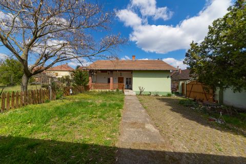 Eladó Ház 2146 Mogyoród 