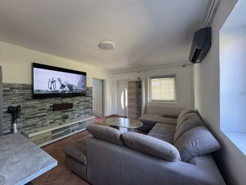 Eladó Ház 6034 Helvécia , Eladó családi ház Helvécián, kiváló megközelíthetőséggel!