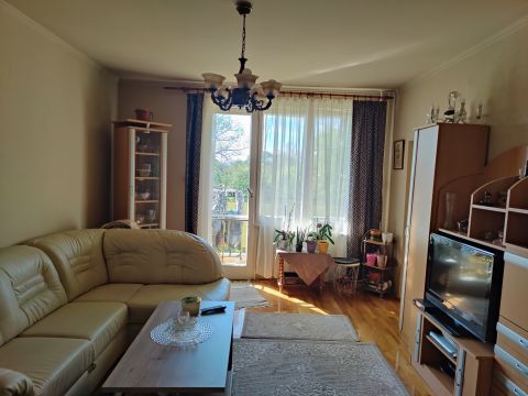 Eladó Lakás 1184 Budapest 18. kerület , 18.kerület Lakatos lakótelepen 2 szobás lakás eladó.