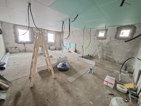 Eladó Ház 2117 Isaszeg , Isaszegen a Béke tér-től nem messze