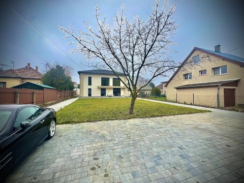 Eladó Ház 1188 Budapest 18. kerület , Kétgenerációs Ház, Nagy Telekkel