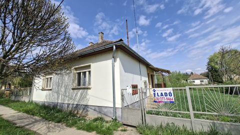 Eladó Ház 7213 Szakcs 