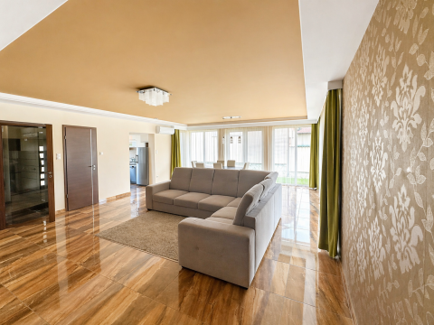 Eladó Ház 9082 Nyúl Tavasz utca közelében 