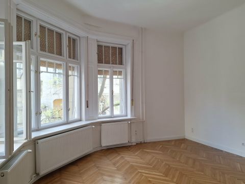 Kiadó Lakás 1055 Budapest 5. kerület 