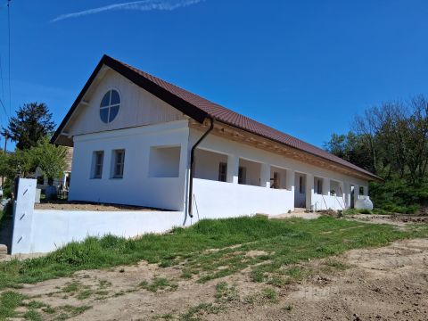 Eladó Ház 8666 Bedegkér , Gazdálkodásra alkalmas belterületi telek, épületekkel!