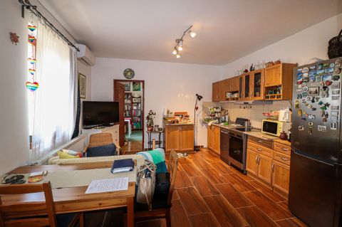 Eladó Ház 1201 Budapest 20. kerület Pacsirtatelepen csendes, hangulatos otthon.