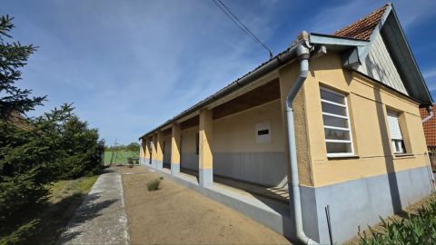 Eladó Ház 2255 Szentlőrinckáta Nincs utca