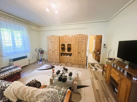 Eladó Lakás 2536 Nyergesújfalu 