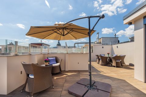 Kiadó Lakás 1065 Budapest 6. kerület , Penthouse jellegű lakás az Ó utcában