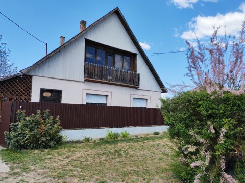 Eladó Ház 2193 Galgahévíz , Galgahévíz Rákóczi út