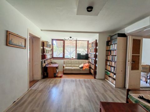 Eladó Ház 7081 Simontornya , 115 m2 lehetőség, jó alapokkal
