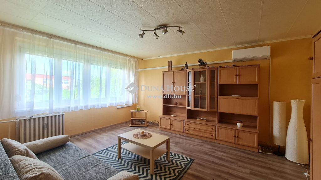 7632 Pécs , Pécs Nagy Imre úton, 2 szobás lakás eladó! — 1/11