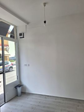 Kiadó Üzlethelyiség 3200 Gyöngyös , Piac, Főtér közelében