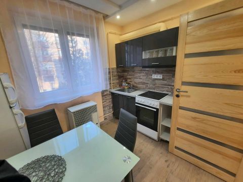 Kiadó Lakás 5100 Jászberény , Szatmári hotel közelében