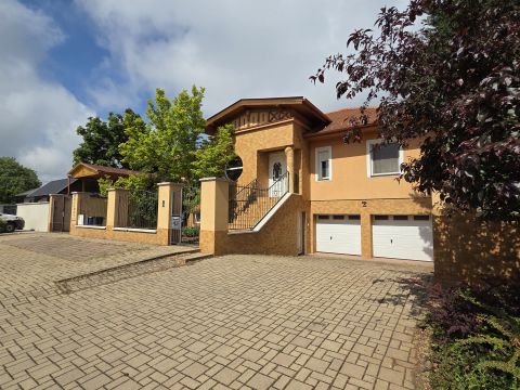 Eladó Ház 6000 Kecskemét 
