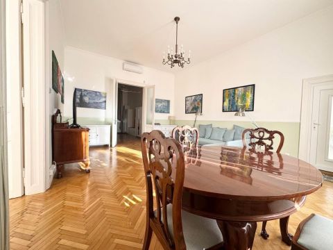 Eladó Lakás 1024 Budapest 2. kerület Villalakás a Diplomatanegyedben