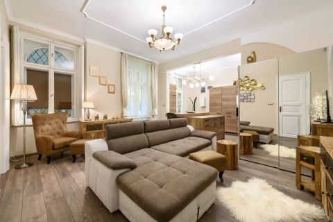 Kiadó Lakás 1054 Budapest 5. kerület , Báthory utcában igényes, szép lakás!