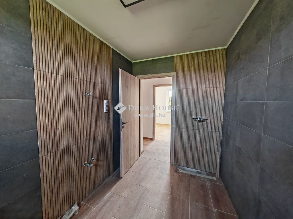 2471 Baracska , Baracska szep részén, csendes, aszfaltozott utcában — 1/19