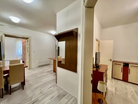 Eladó Lakás 1073 Budapest 7. kerület , Duplakomfortos, felújított lakás eladó szép társasházban