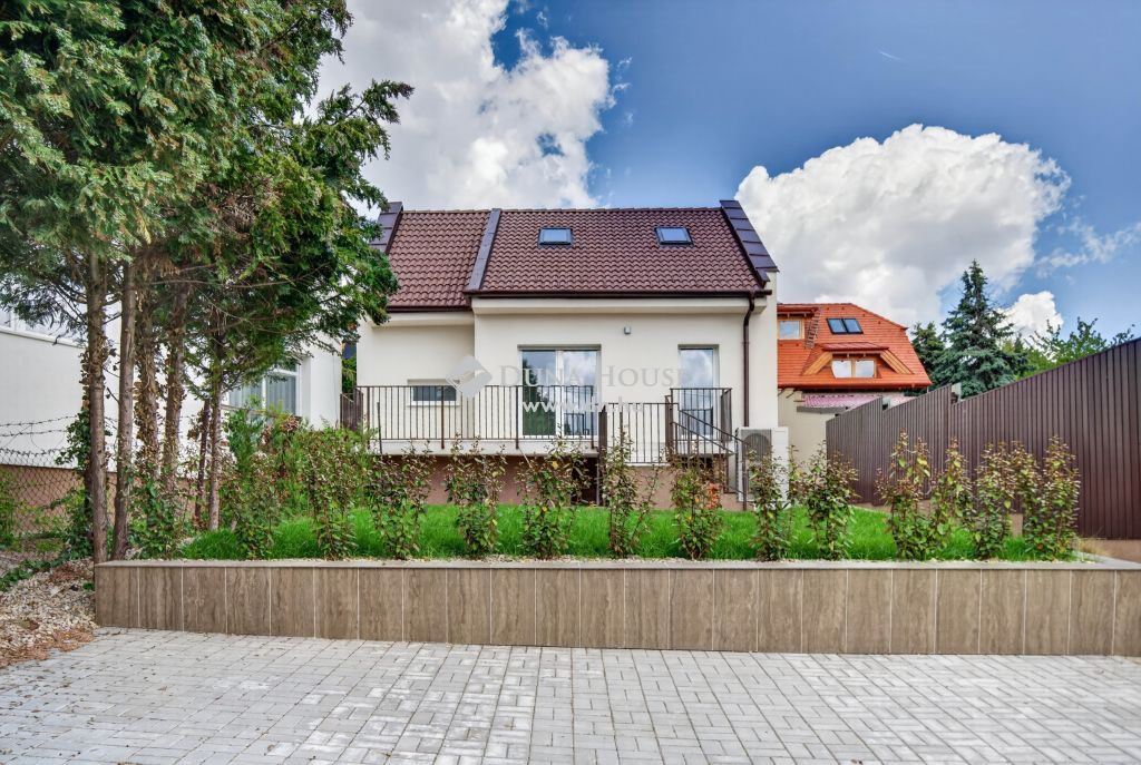 2092 Budakeszi , Eladó Modern családi ház Budakeszi - Vadaspark közelében. — 1/17