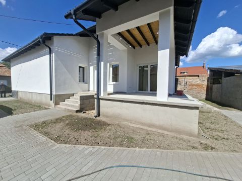 Eladó Ház 3000 Hatvan 
