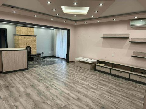 Eladó Ház 6000 Kecskemét , nyugodt részén