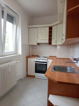 Kiadó Lakás 7300 Komló 