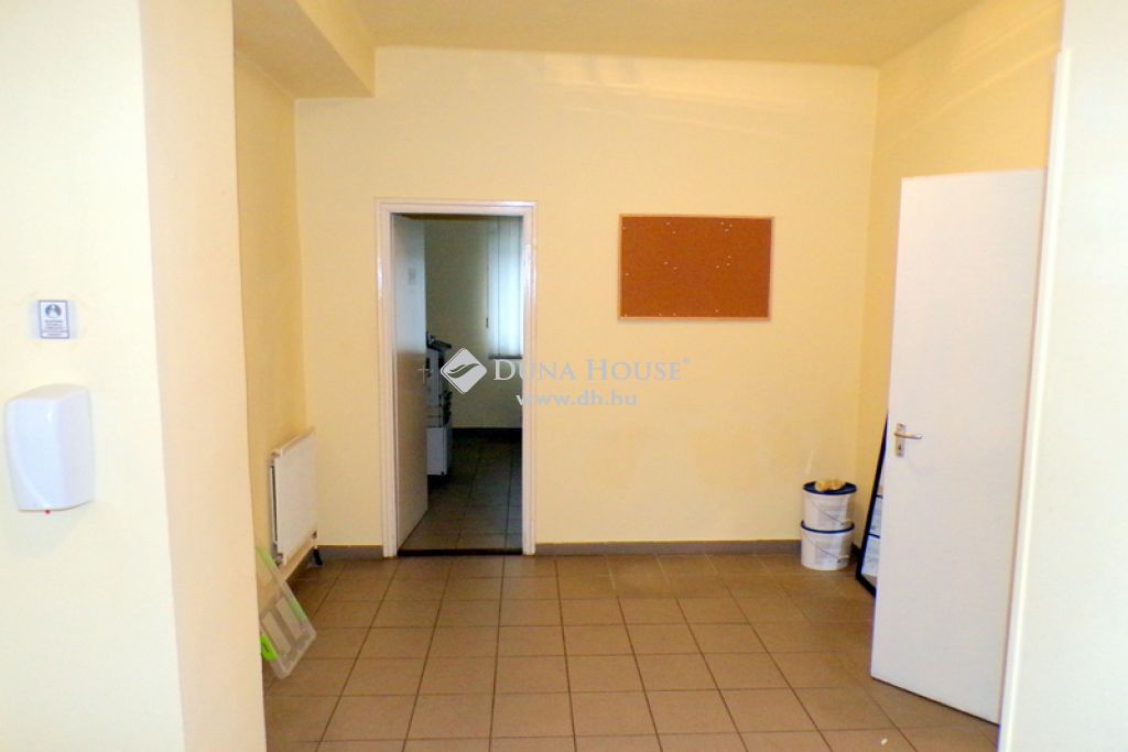 4400 Nyíregyháza , Nyíregyháza, Tiszavasvári út város közeli részén. — 1/16